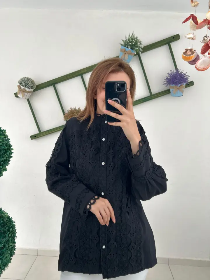 SELİNADA İTHAL DANTELLİ GÖMLEK 7001