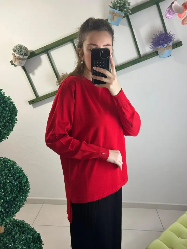 SÜSSÜ RAYON ÖN KISA ARKA UZUN  BLUZ 102