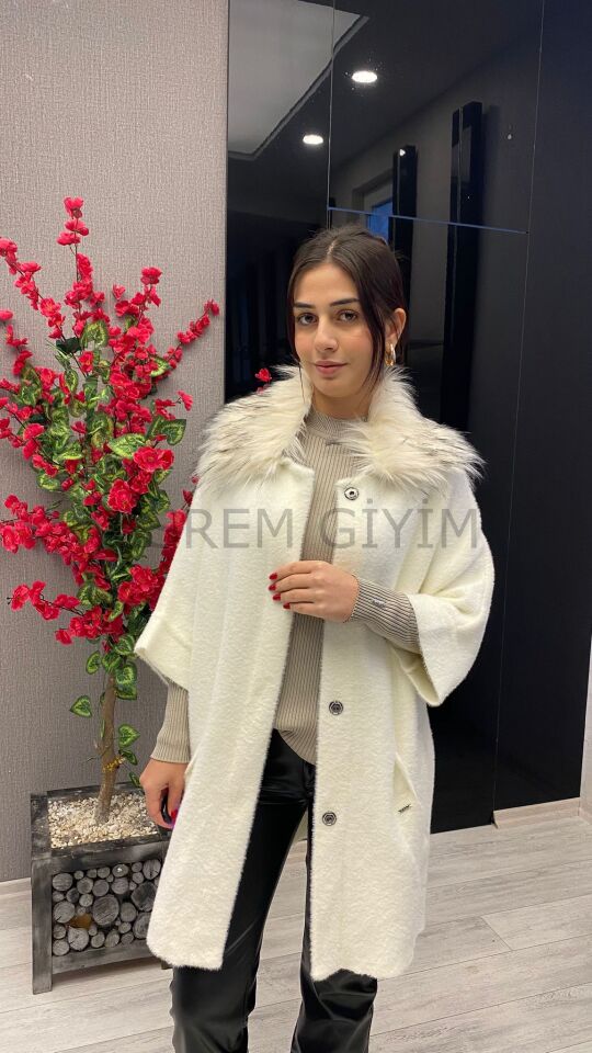 SÜSSÜ ANGORA BAĞCIKLI CEKET